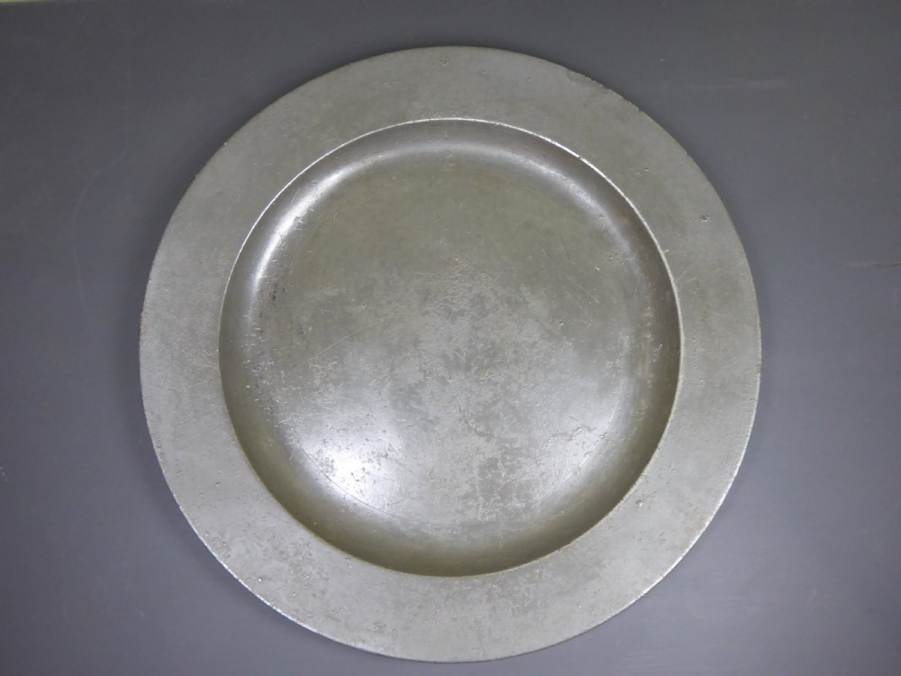 A LARGE 18TH C PENTER CHARGER  View II