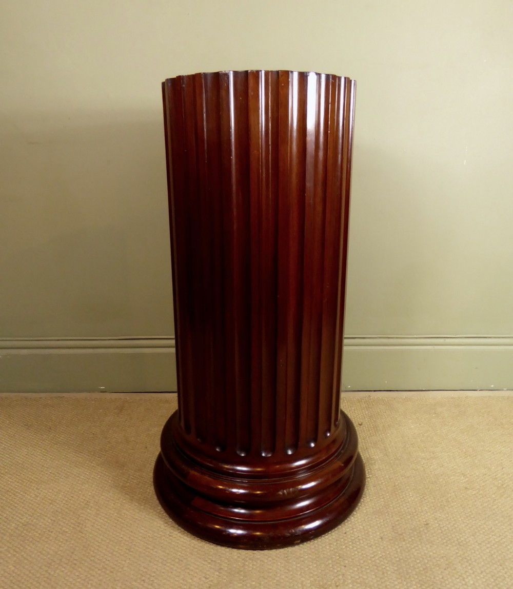 MAHOGANY PEDESTAL