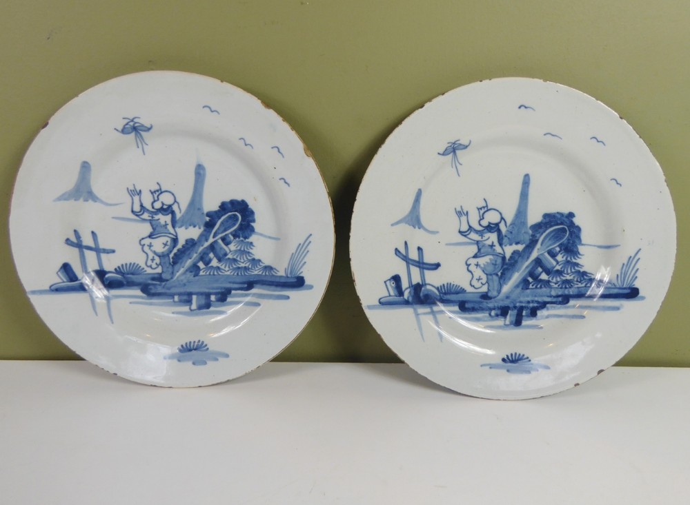 PAIR OF 18TH C DELFT PLATES