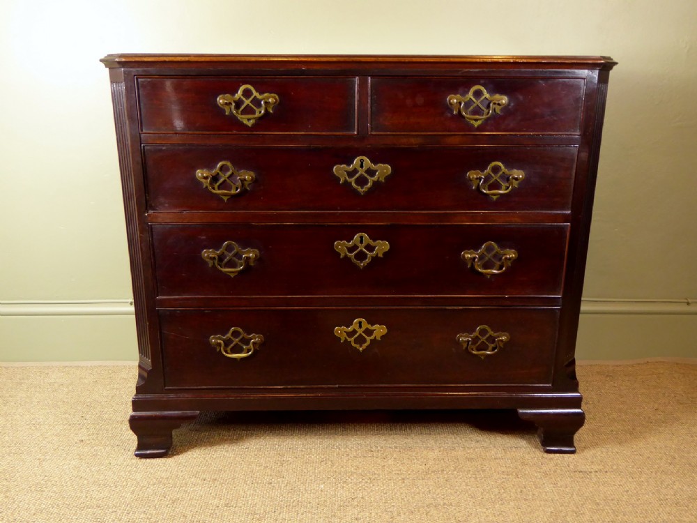 GEORGE III MAHOGANY CHEST OF DRAWERS