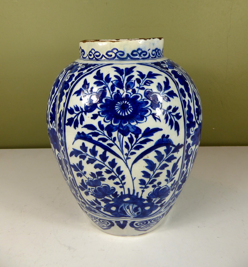 18TH C DELFT VASE