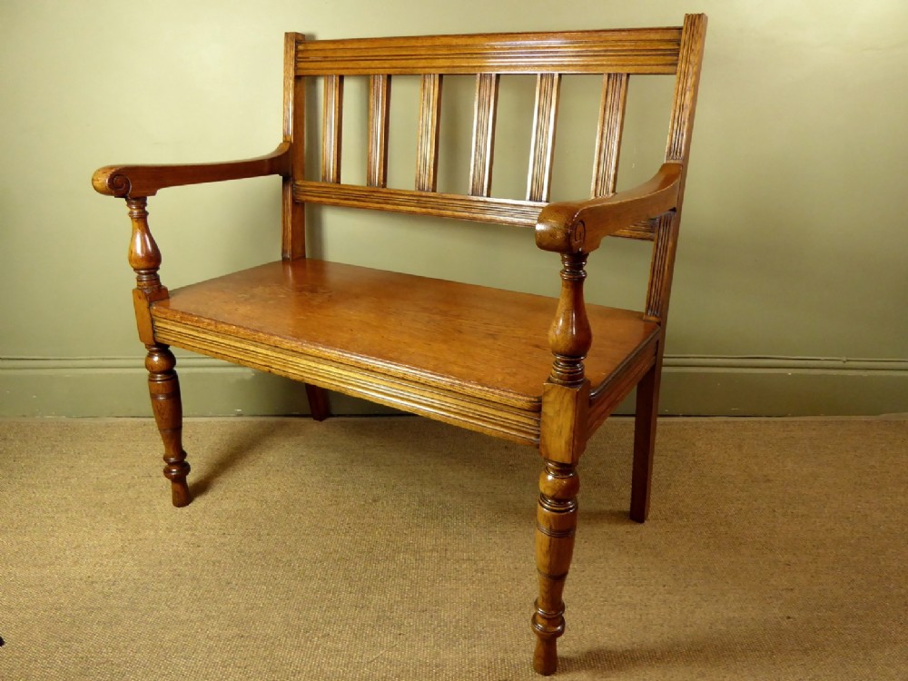 OAK HALL BENCH