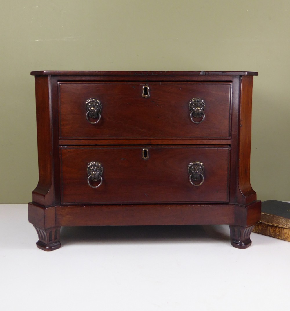 18TH C MINIATURE COMMODE CHEST