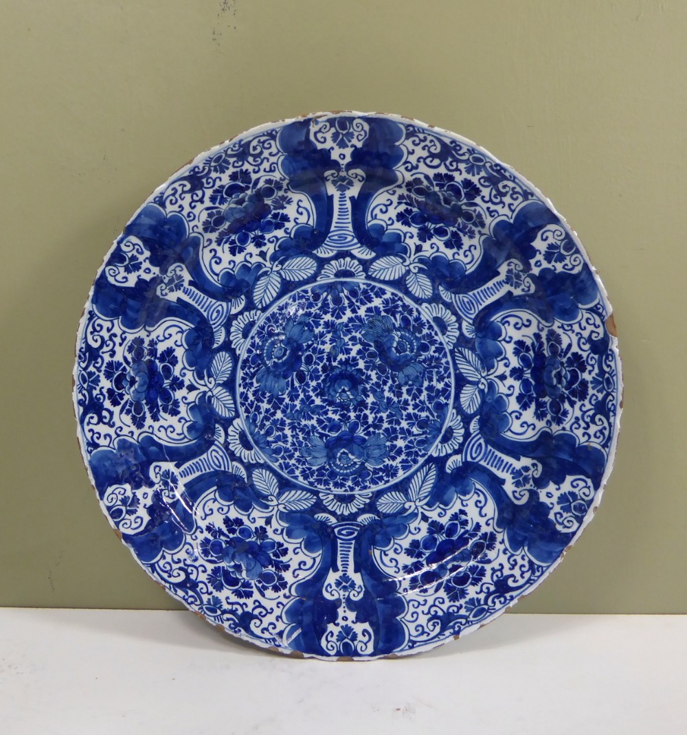 17TH C DELFT CHARGER