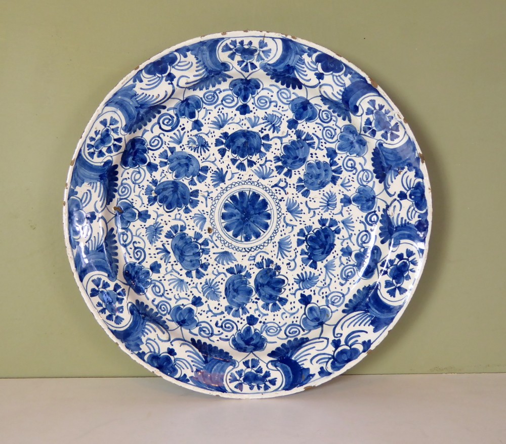 18TH C DELFT CHARGER