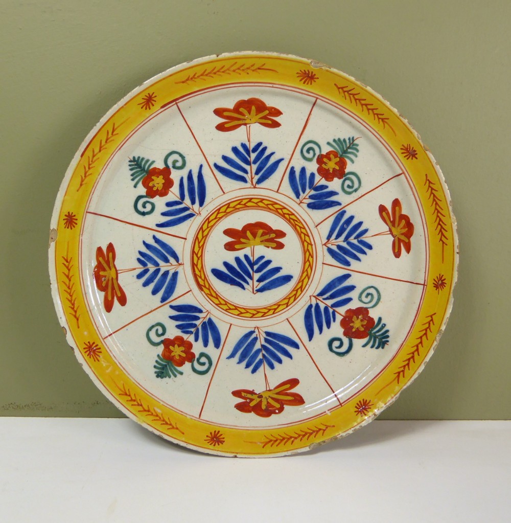 18TH C DELFT POLYCHROME PLATE