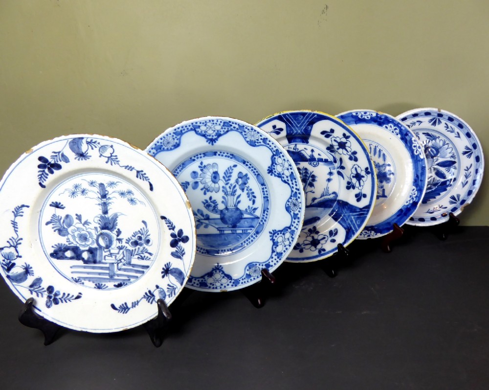 SELECTION OF 18TH C DELFT PLATES