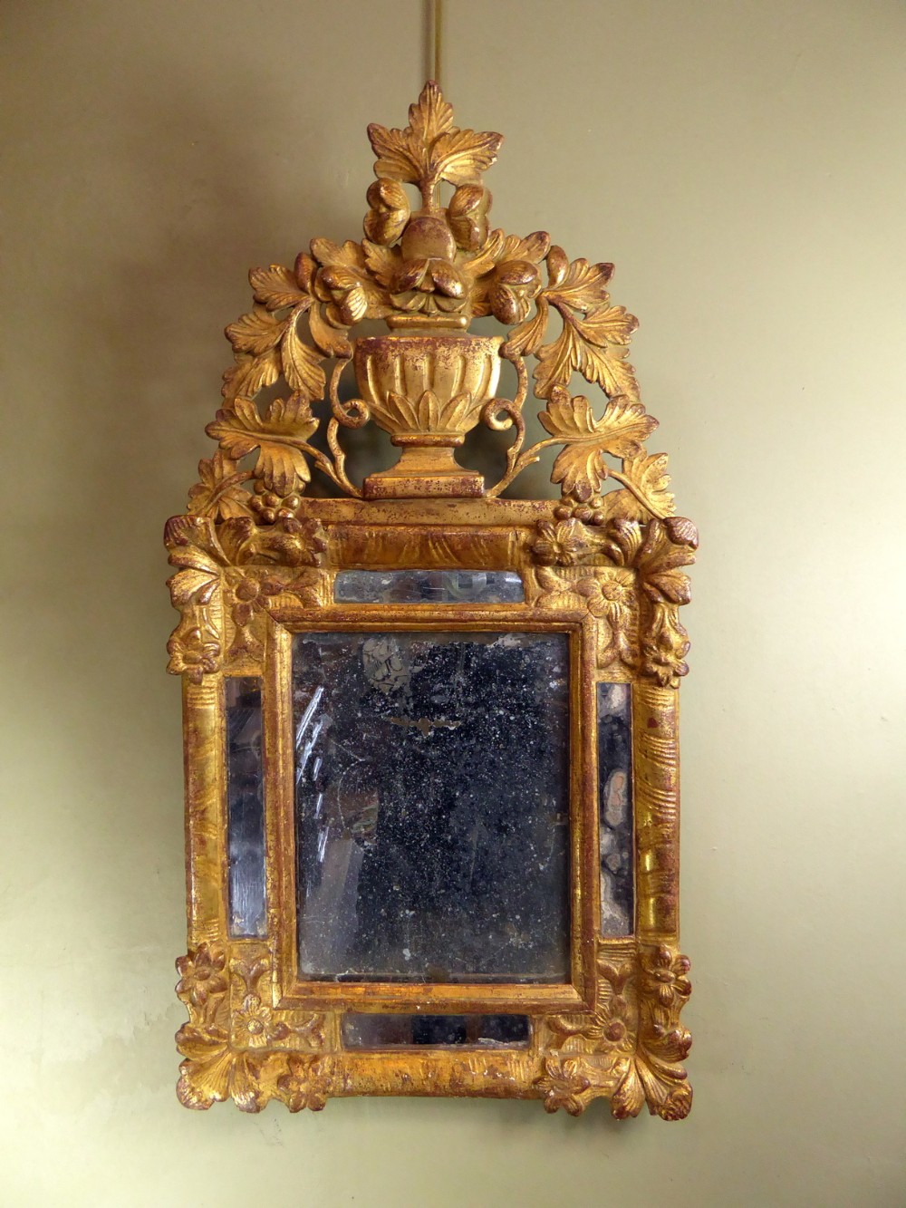 SMALL 18TH C GILT MIRROR