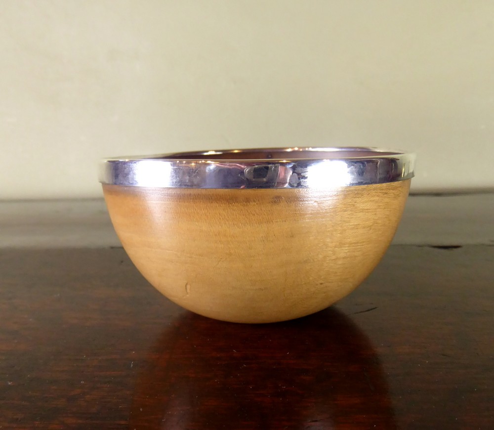 19TH C SILVER MOUNTED BOWL