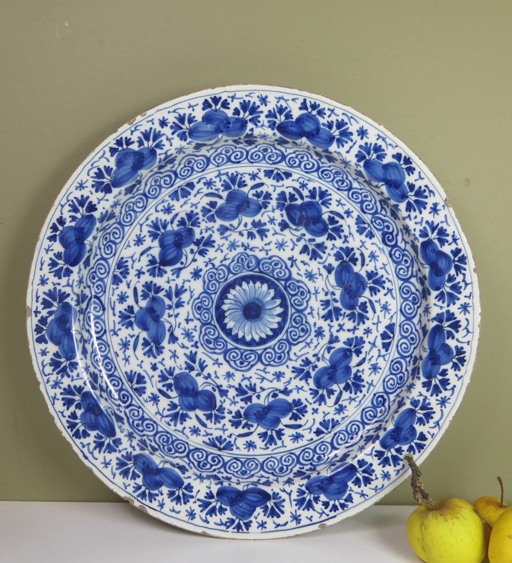 18TH C DELFT CHARGER