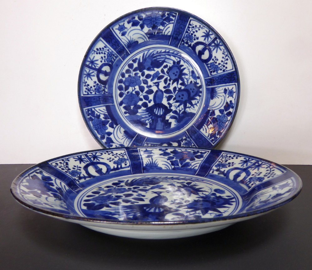 PAIR OF 18TH C KRAAK CHARGERS