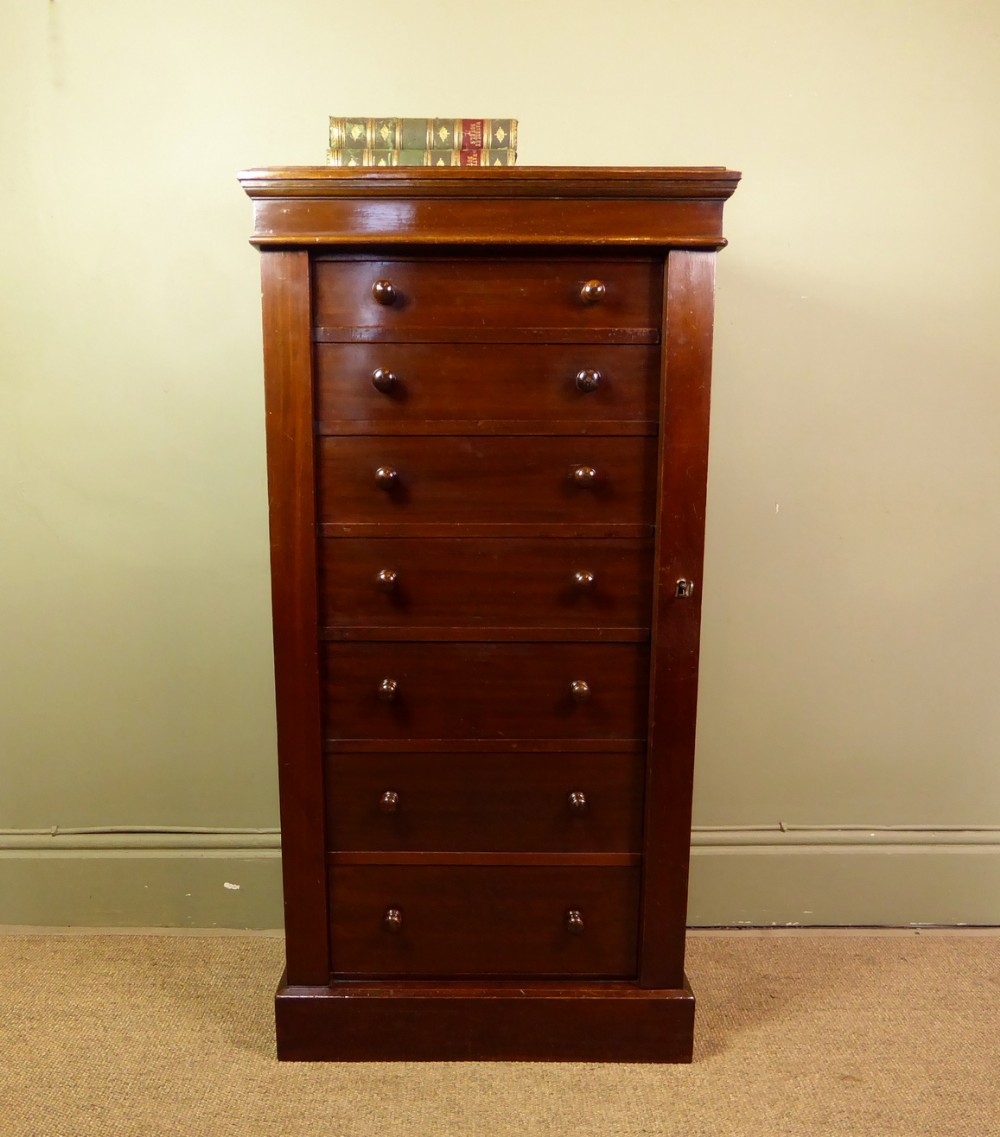 19TH C MAHOGANY WELLINGTON CHEST