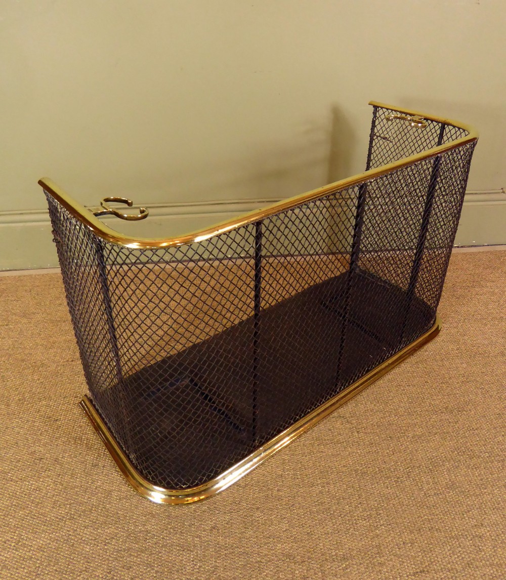 19TH C NURSERY FIRE GUARD