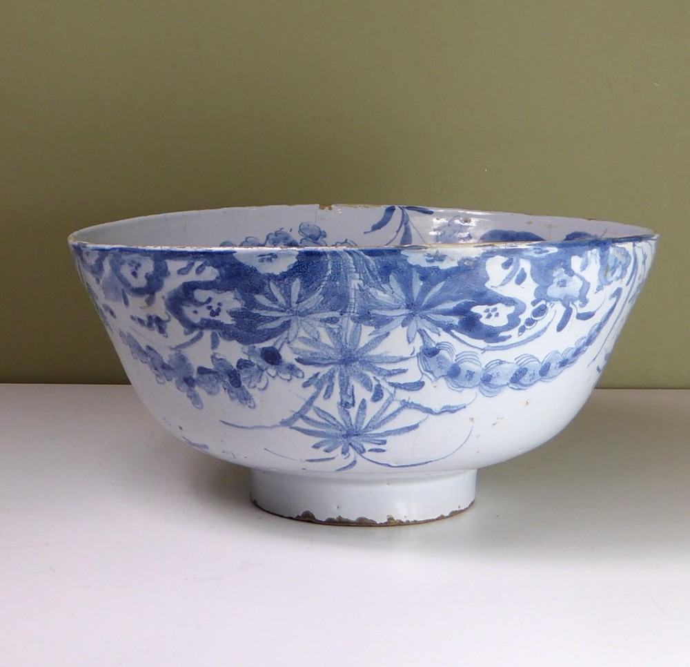 LARGE 18TH C DELFT BOWL