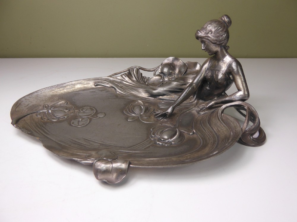 ART NOUVEAU  DISH