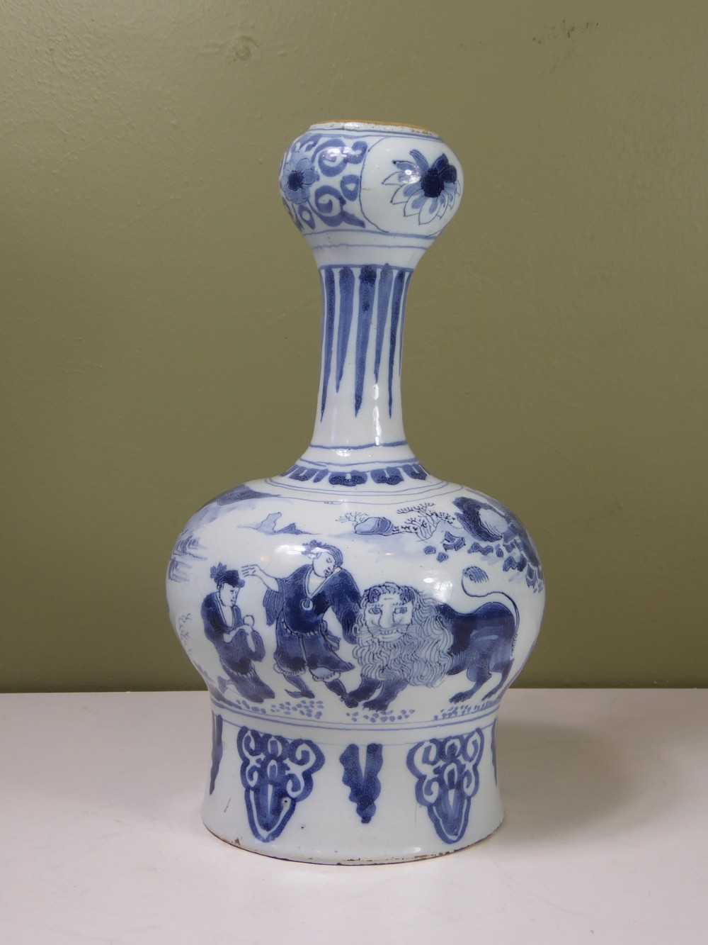 18TH C DELFT VASE