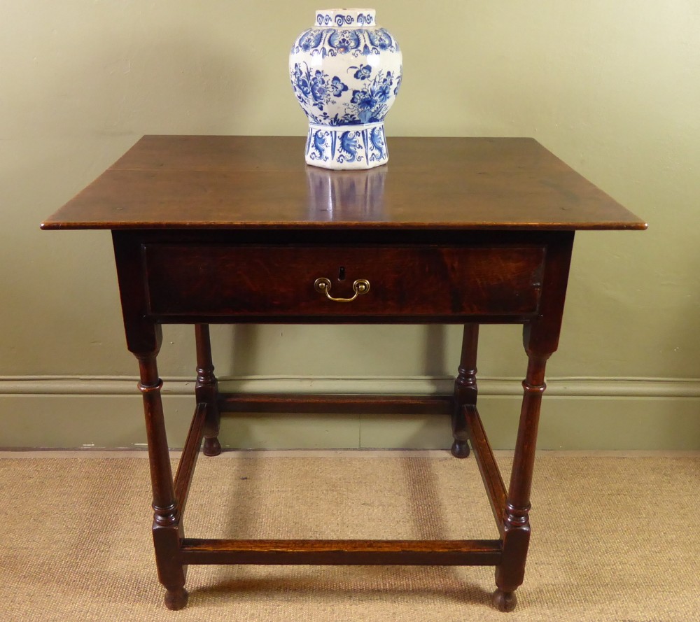 EARLY 18TH C OAK SIDE TABLE