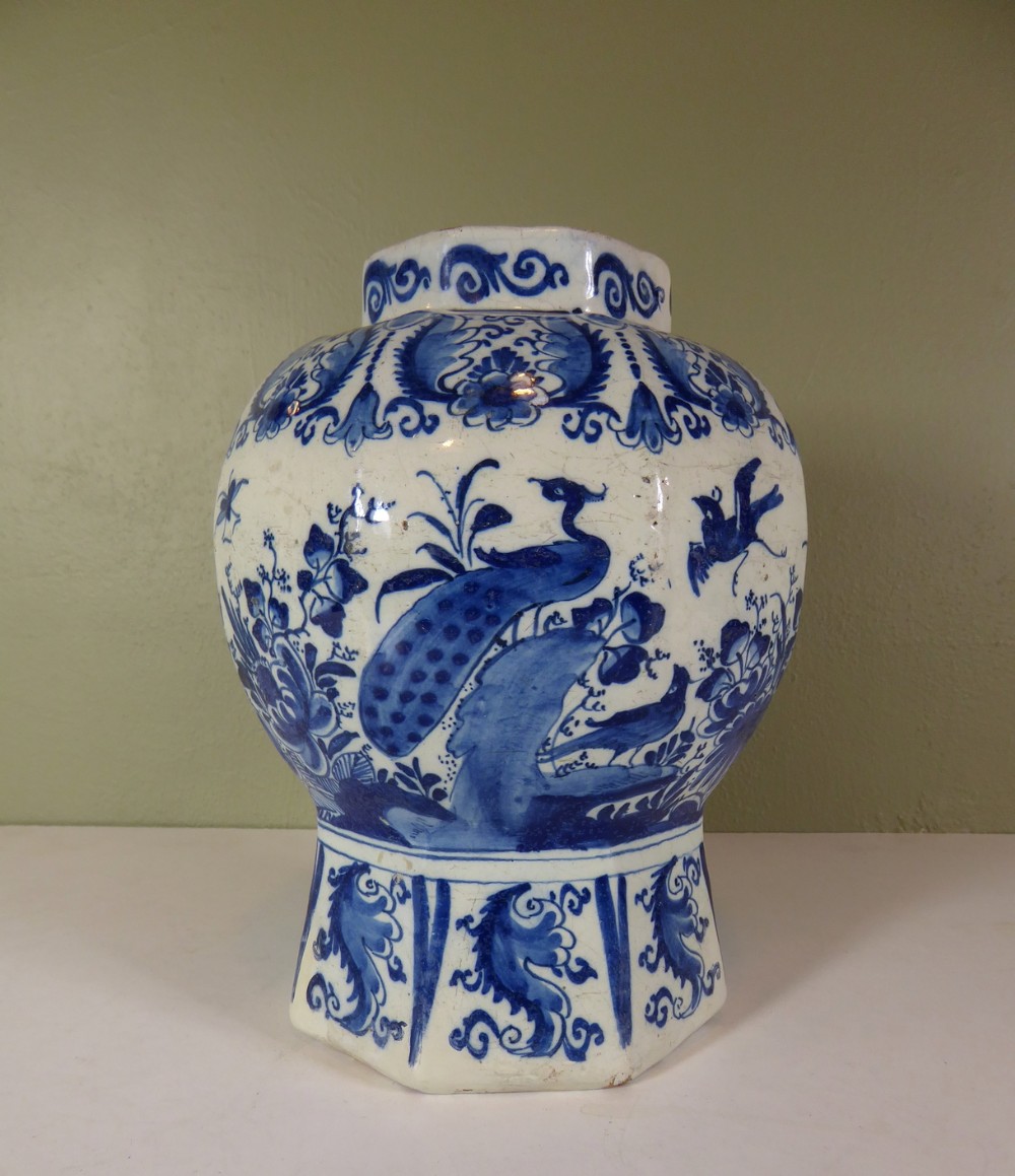 18TH C OCTAGONAL DELFT VASE