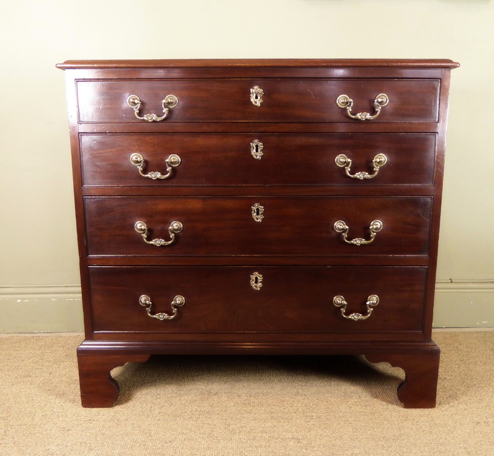 18TH C MAHOGANY CHEST OF DRAWERS