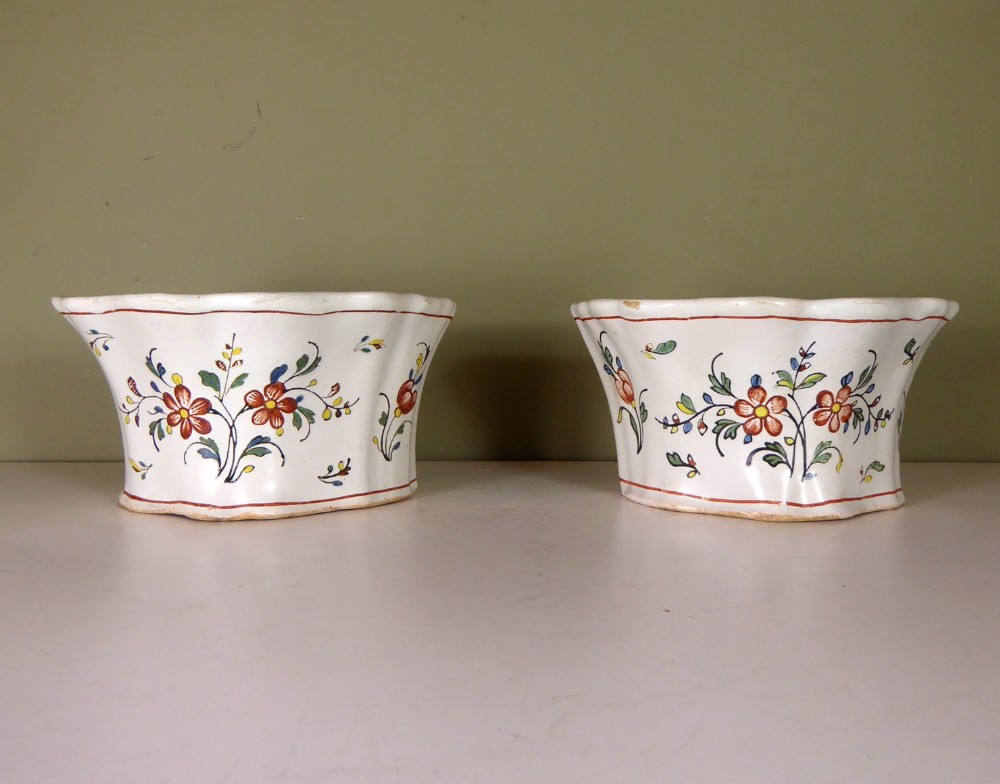 PAIR OF 19TH C FLOWER BOWERS