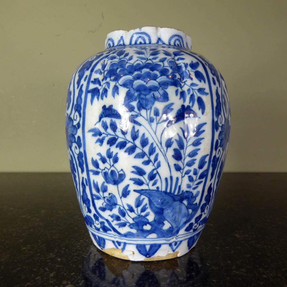 18TH C DELFT BLUE & WHITE VASE