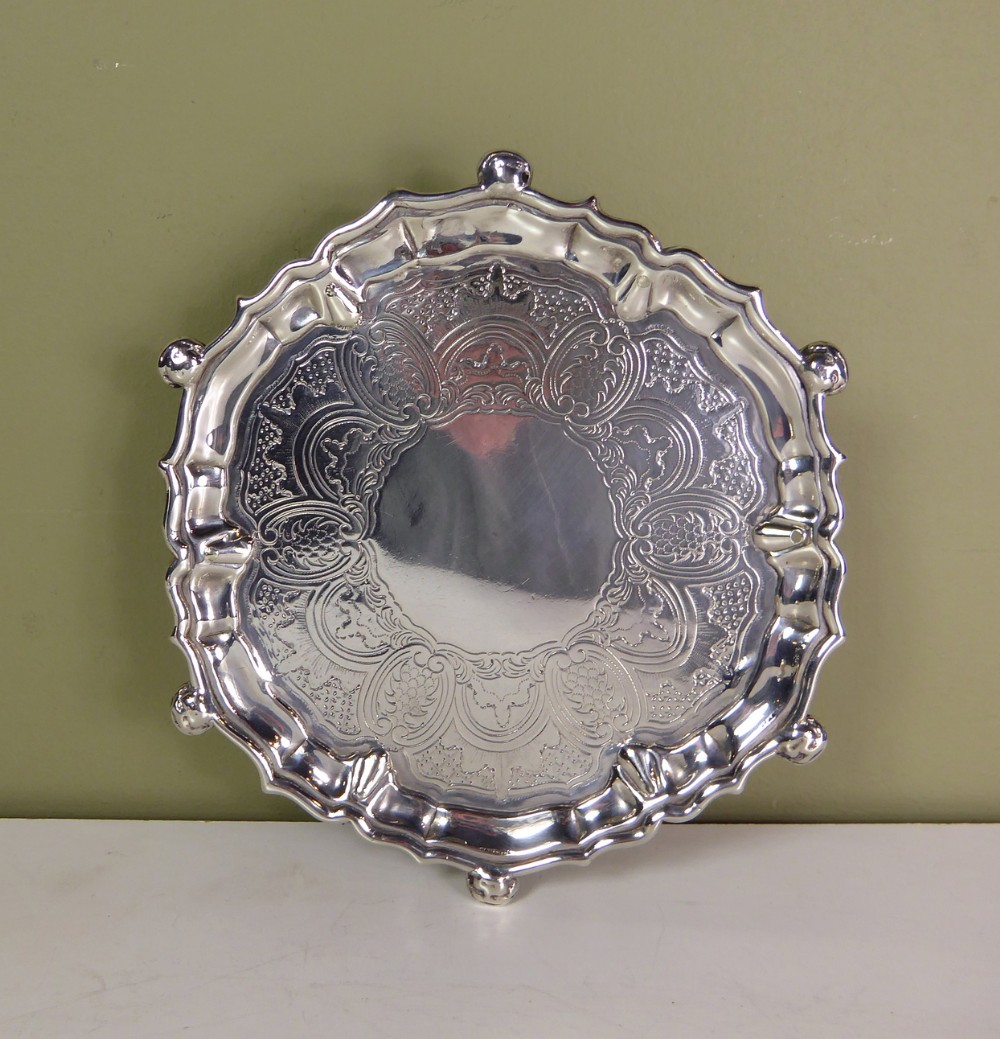 EARLY 18TH C SILVER SALVER