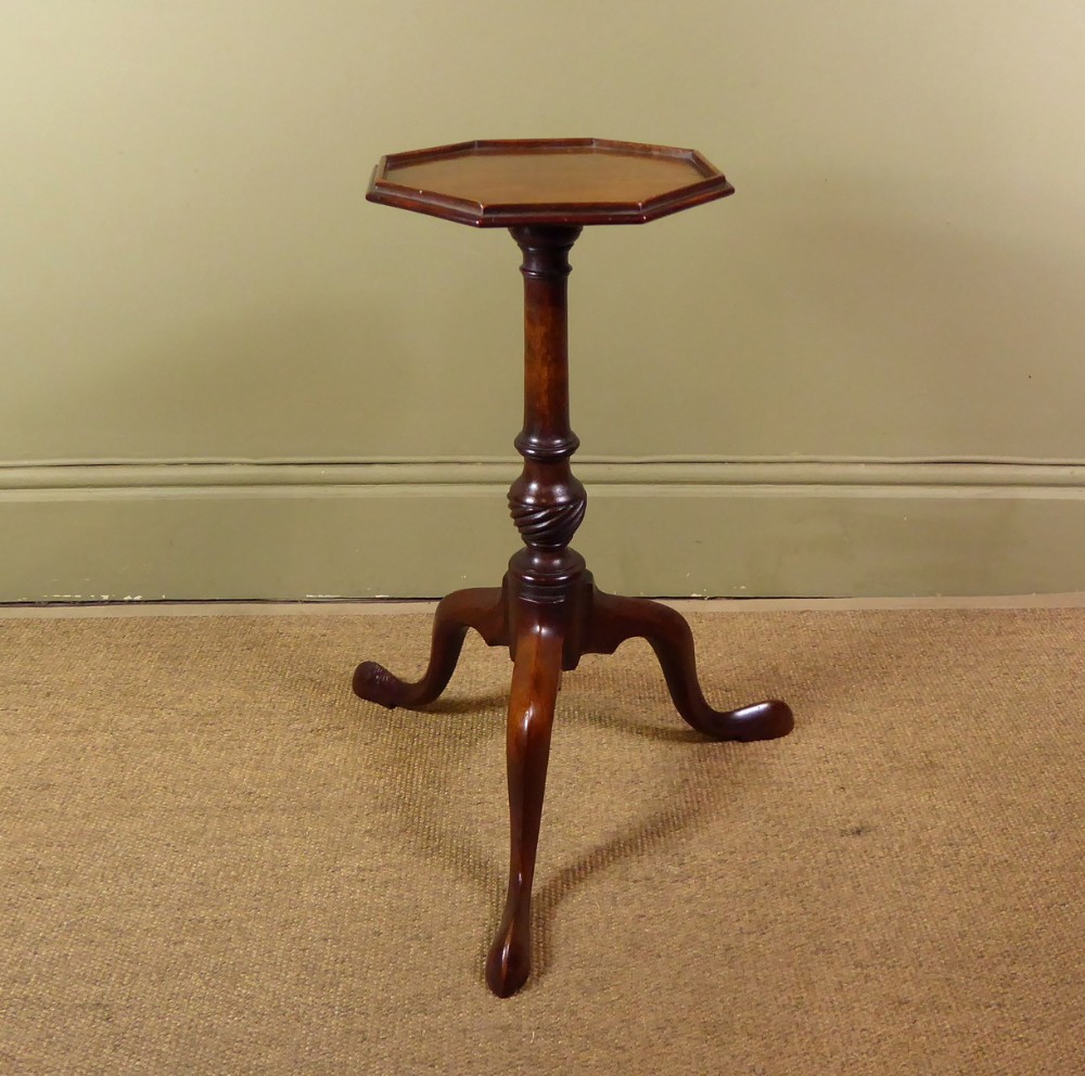 SMALL 19TH C MAHOGANY TRIPOD TABLE