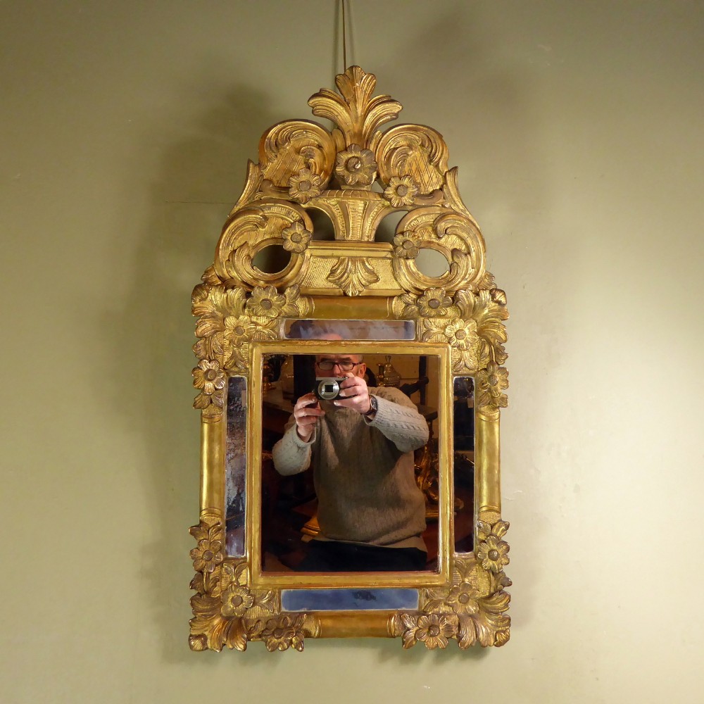 18TH C CARVED GILT MIRROR