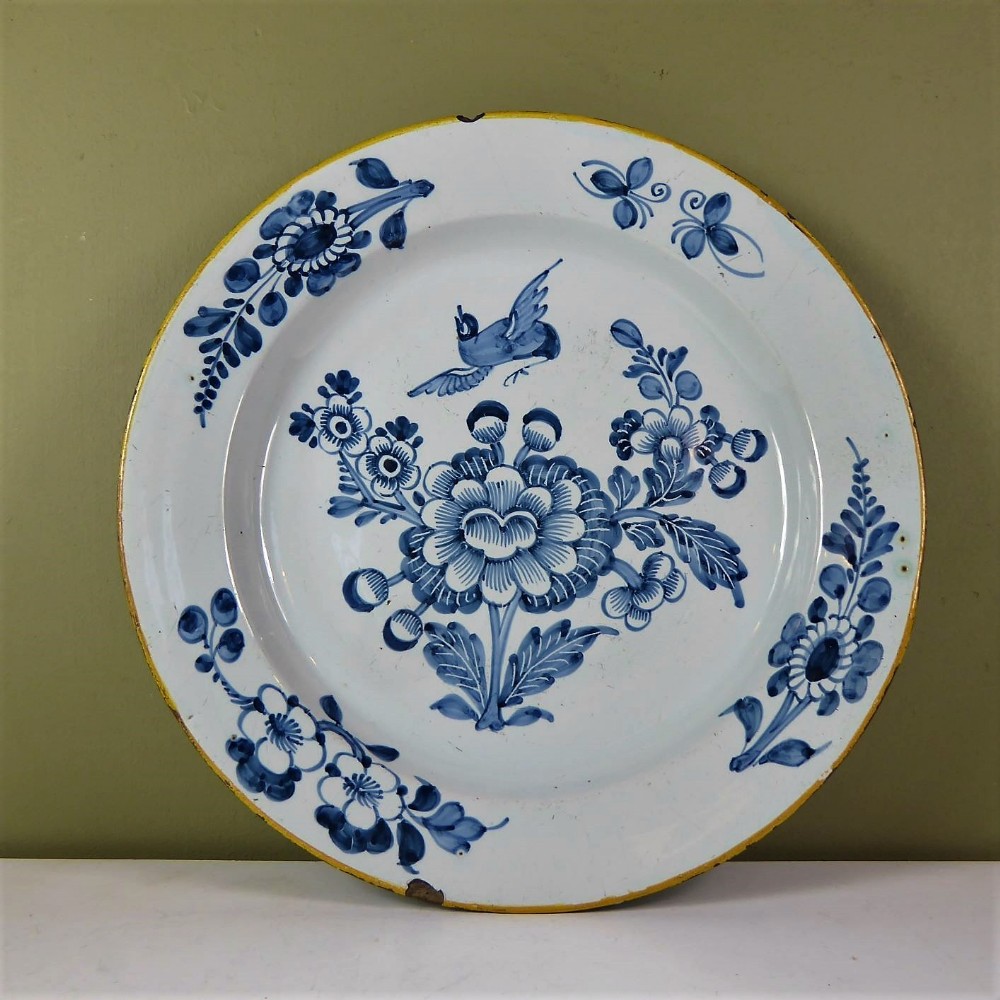 AN 18thC DELFT CHARGER