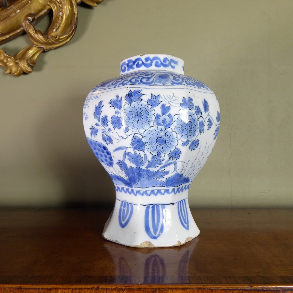 18TH C OCTAGONAL DELFT VASE