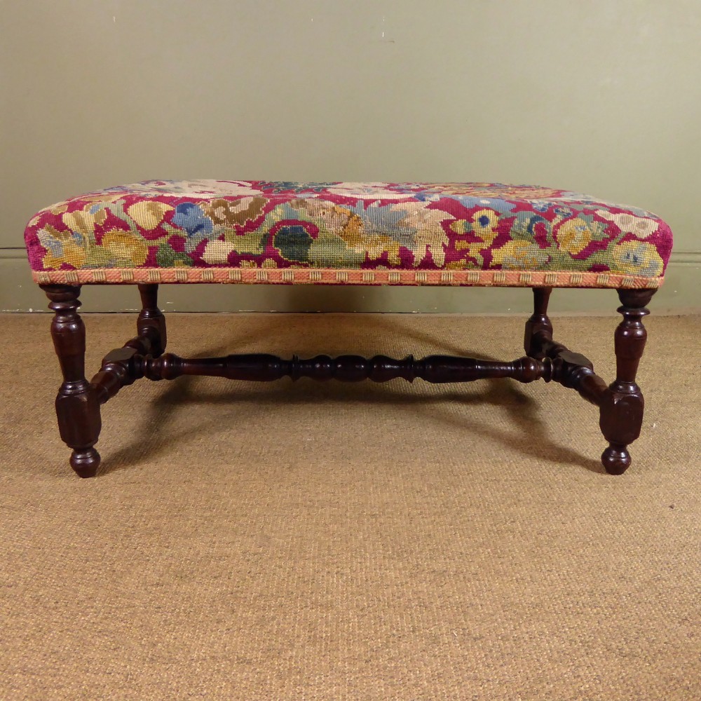 EARLY 18TH C WALNUT STOOL
