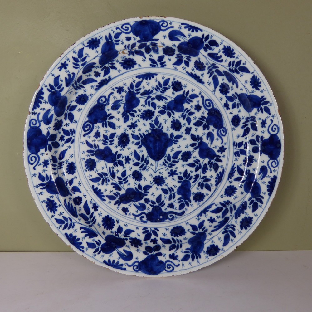 18TH C DELFT CHARGER