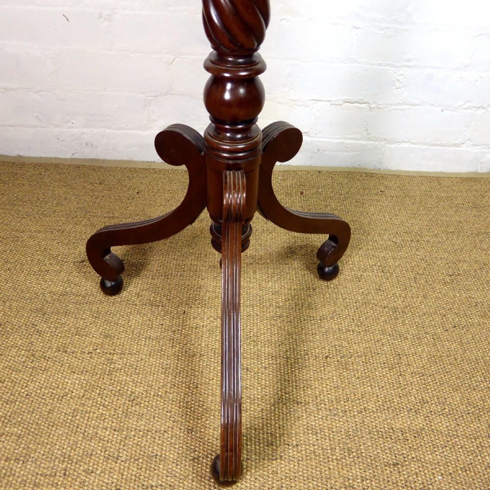 ELEGANT REGENCY MAHOGANY SIDE TABLE View III