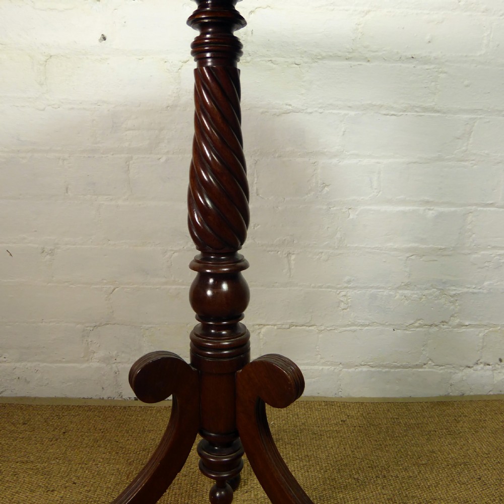 ELEGANT REGENCY MAHOGANY SIDE TABLE View IV