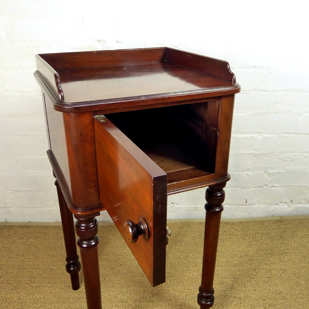 GILLOWS MAHOGANY BEDSIDE CUPBOARD View IV