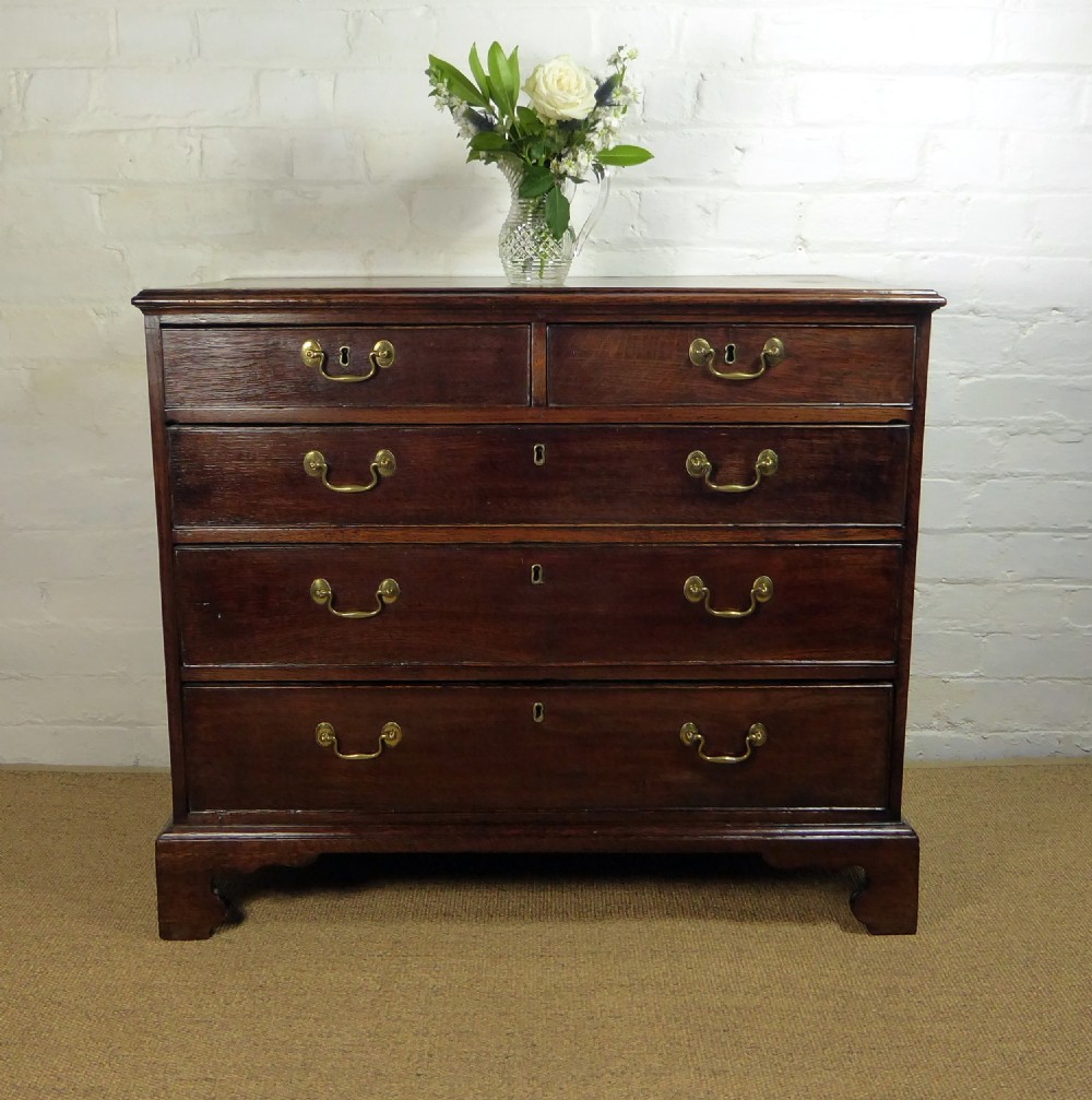 18TH C OAK CHEST OF DRAWERS View II