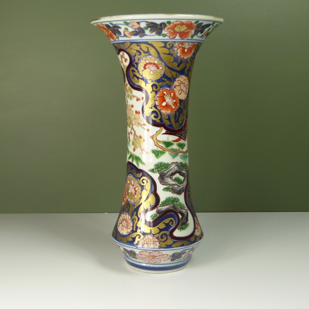 18TH C IMARI VASE View II