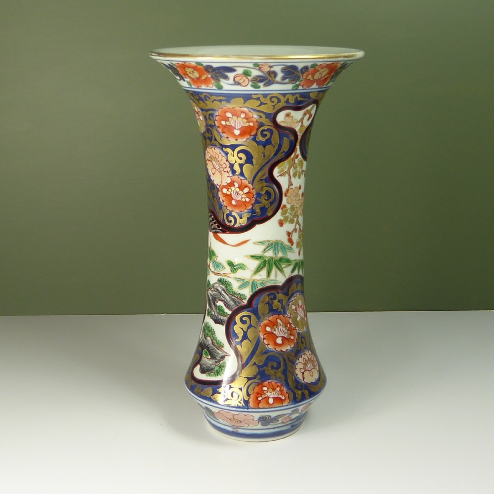18TH C IMARI VASE View III