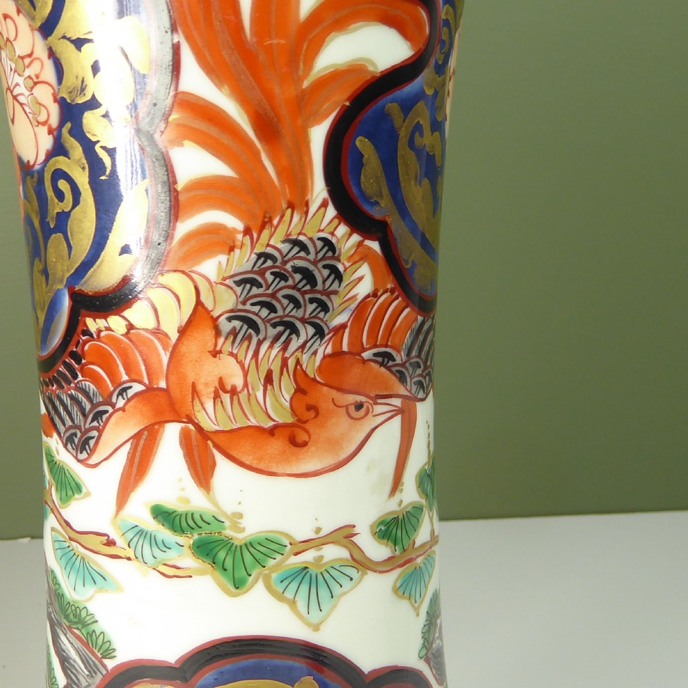 18TH C IMARI VASE View IV