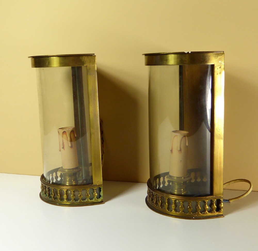 PAIR OF WALL LANTERNS, WALL LIGHTS View II