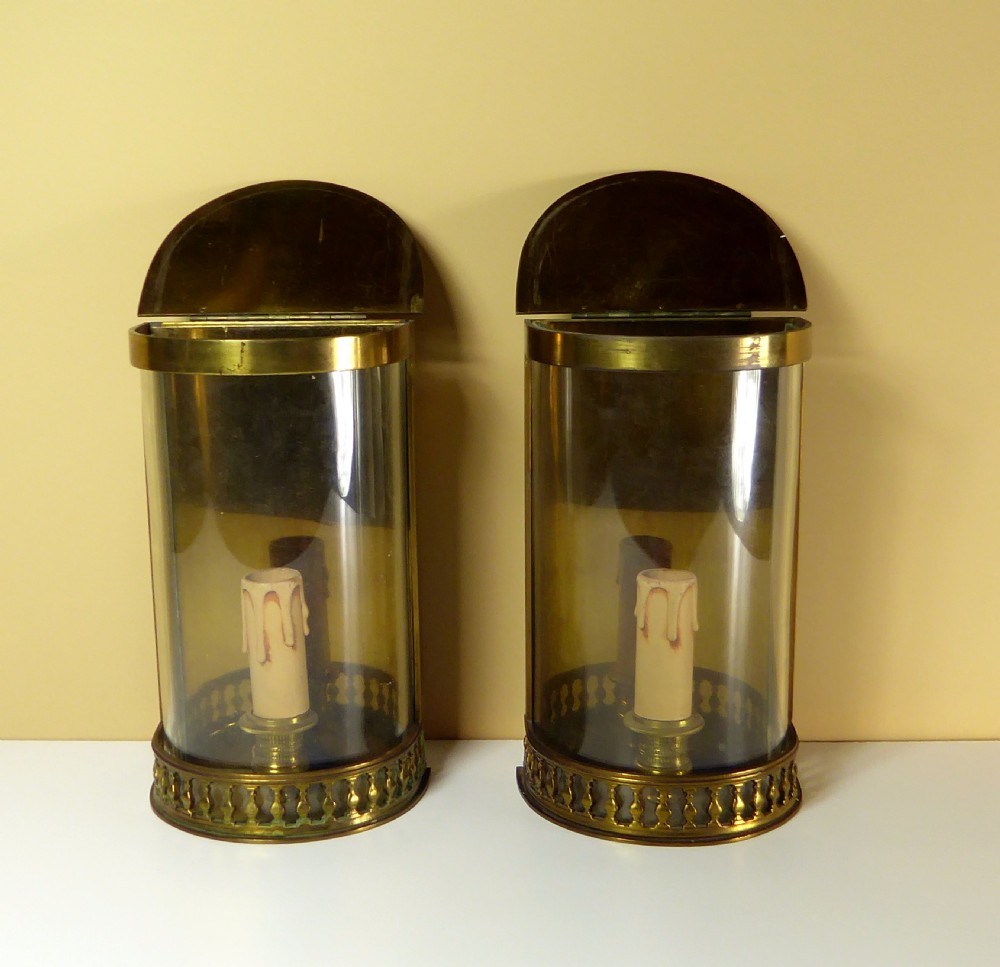 PAIR OF WALL LANTERNS, WALL LIGHTS View III