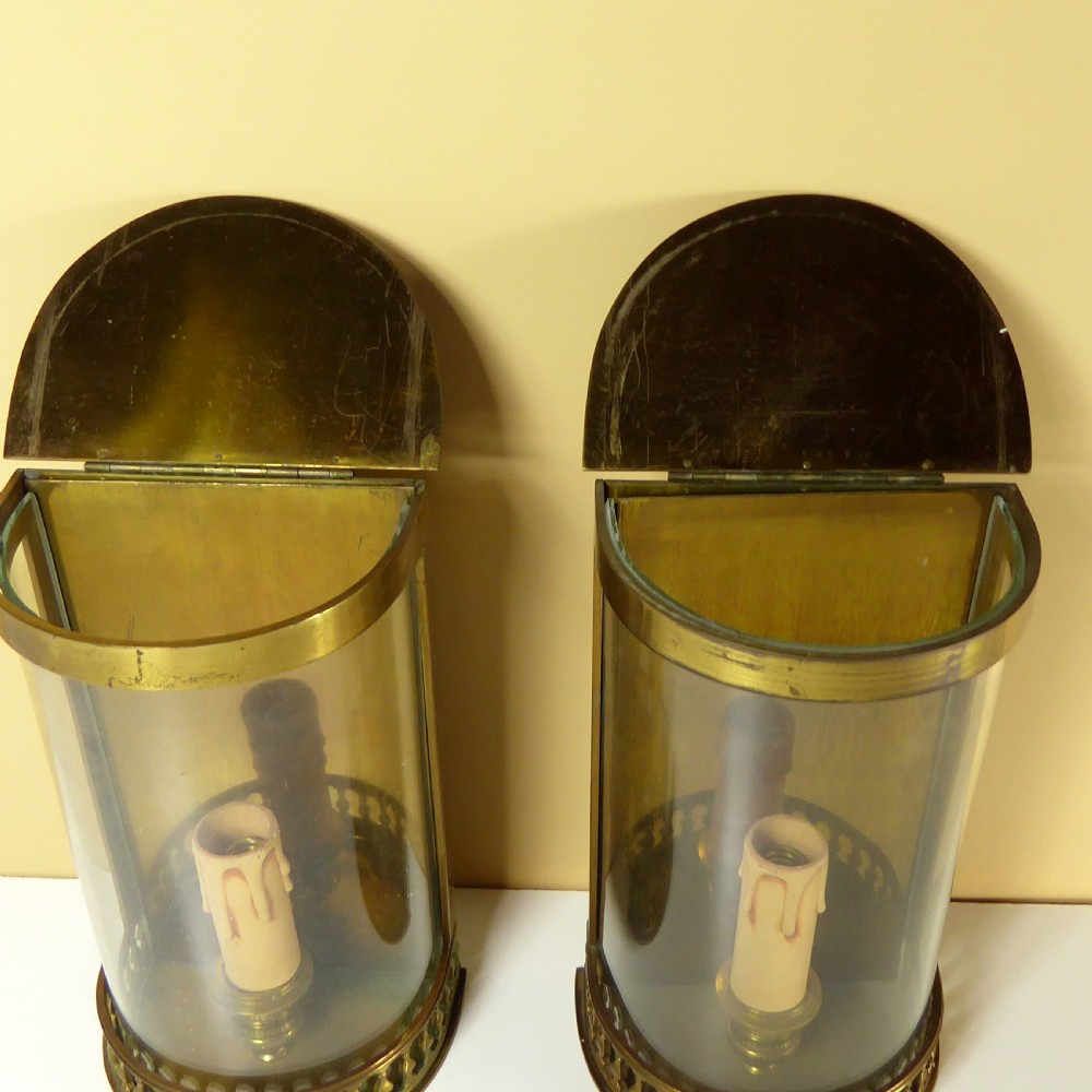 PAIR OF WALL LANTERNS, WALL LIGHTS View IV