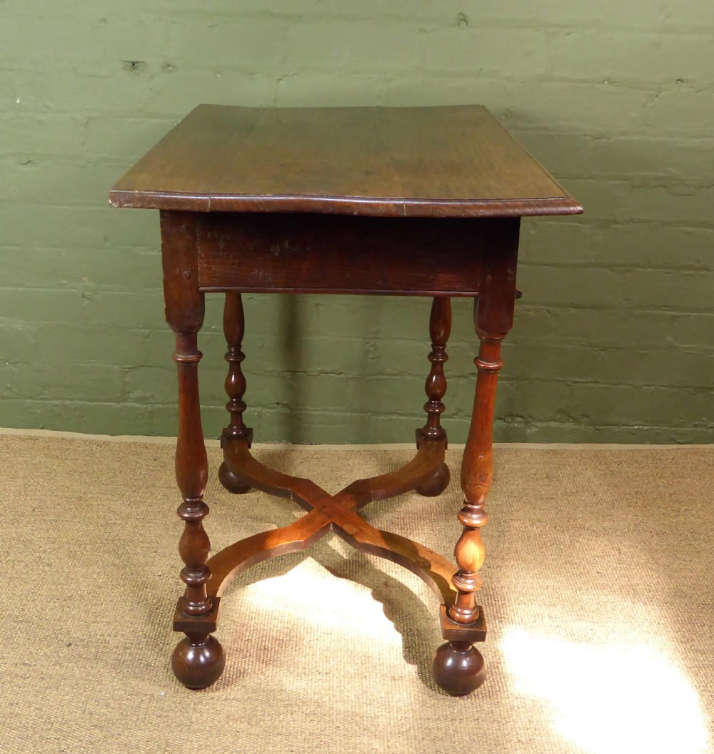QUEEN ANNE OAK SIDE TABLE View IV