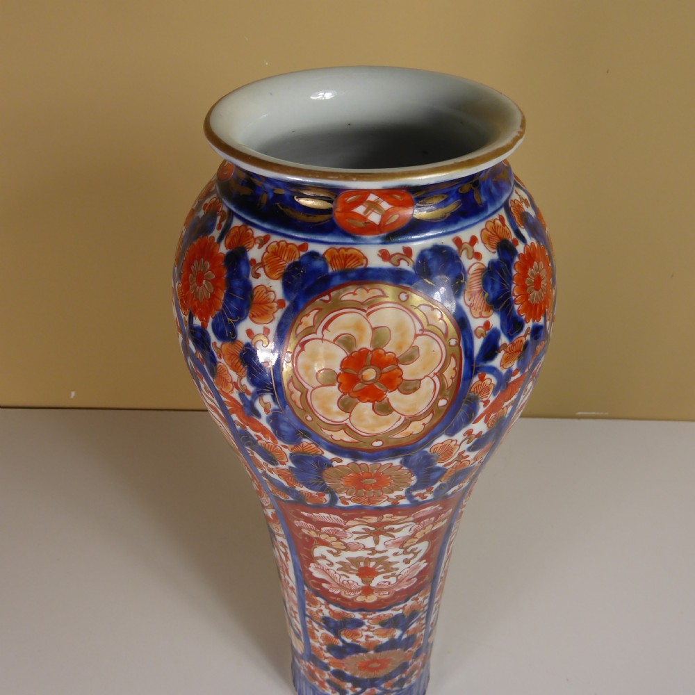 TALL 19TH C IMARI VASE View II
