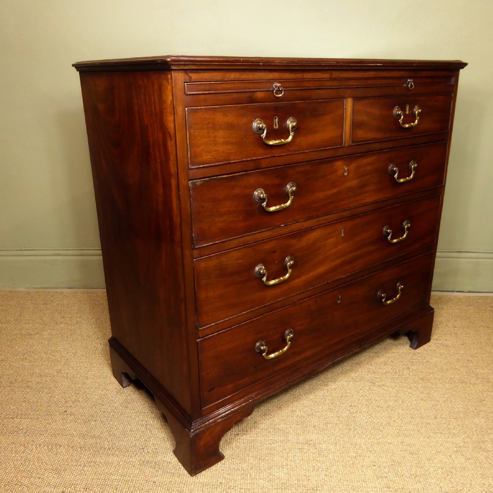 GEORGE III MAHOGANY CHEST OF DRAWERS View V