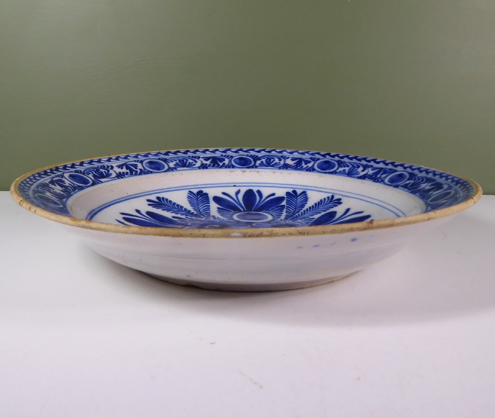 18TH C DELFT CHARGER View IV