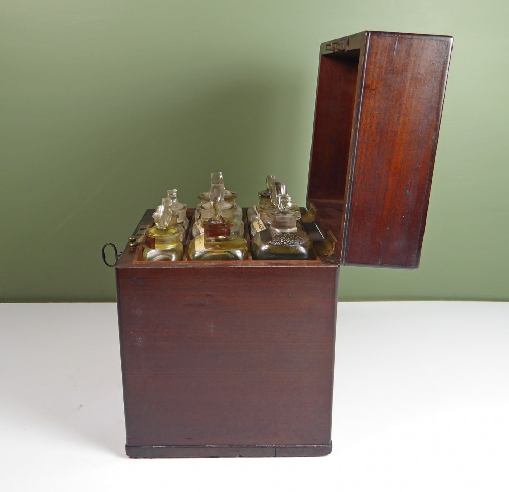 18TH C MAHOGANY APOTHECARY BOX View IV