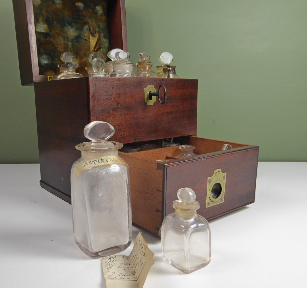 18TH C MAHOGANY APOTHECARY BOX View VII