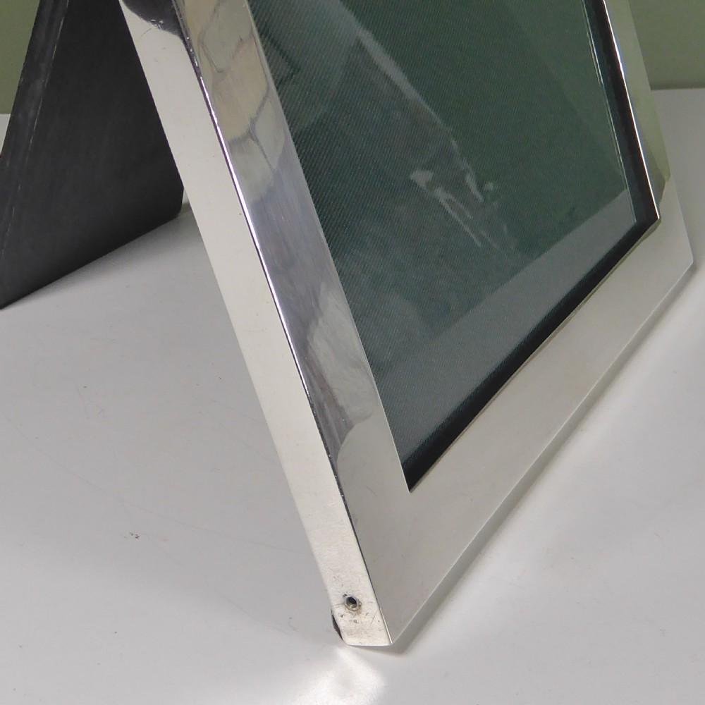 LARGE  SILVER PHOTOGRAPH FRAME BY MAPPIN & WEBB View V