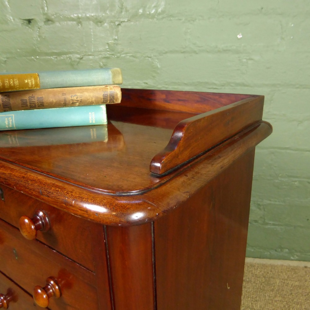SMALL 19TH C MAHOGANY CHEST OF DRAWERS View VI